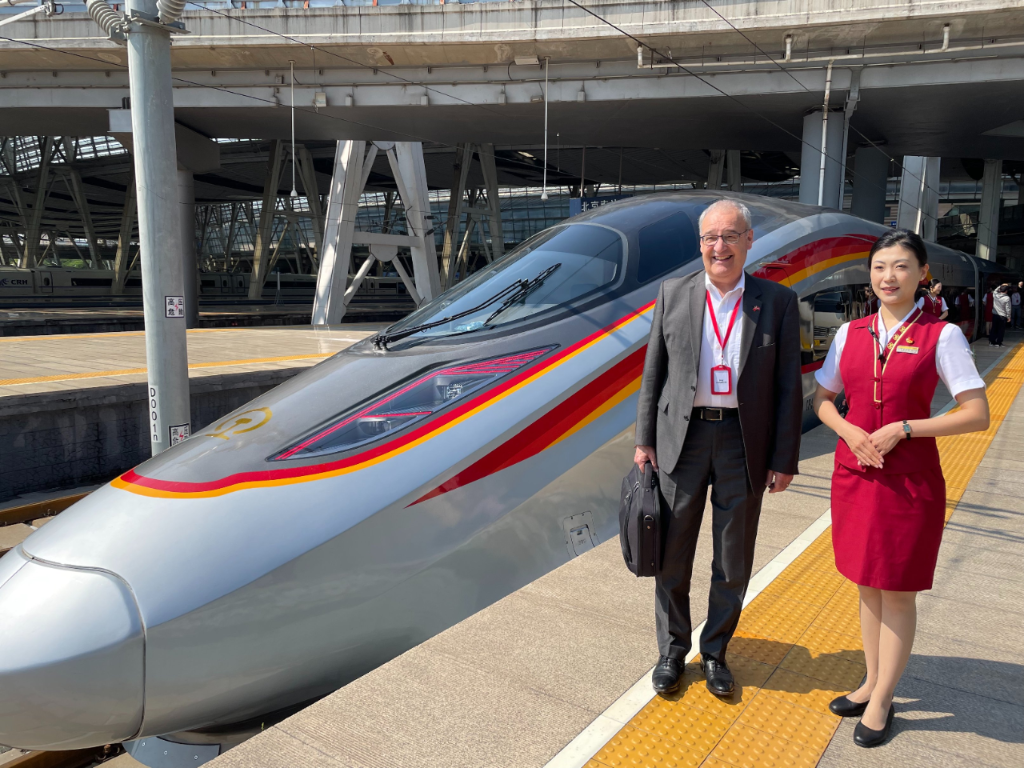 Heute ging es für Bundesrat Guy Parmelin mit dem Schnellzug von Peking nach Shanghai.