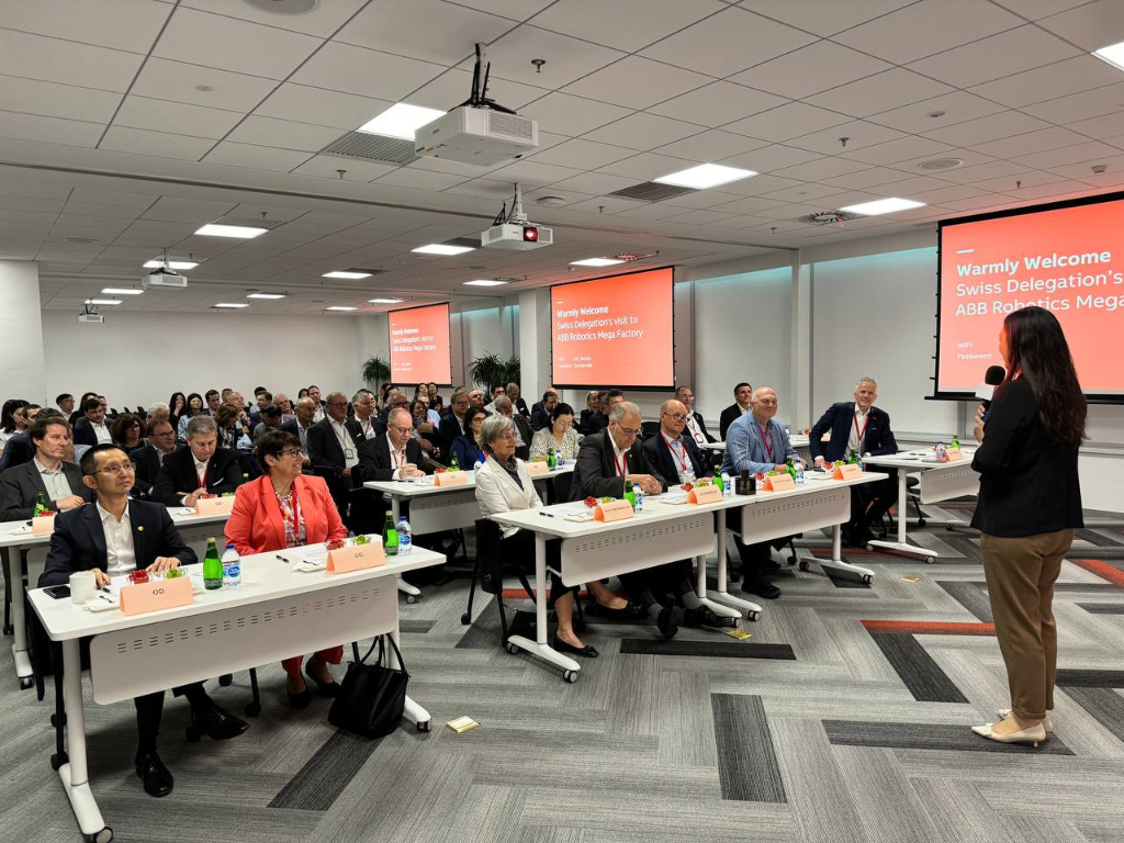 Die Schweizer Delegation besuchten heute den Konzern ABB.
