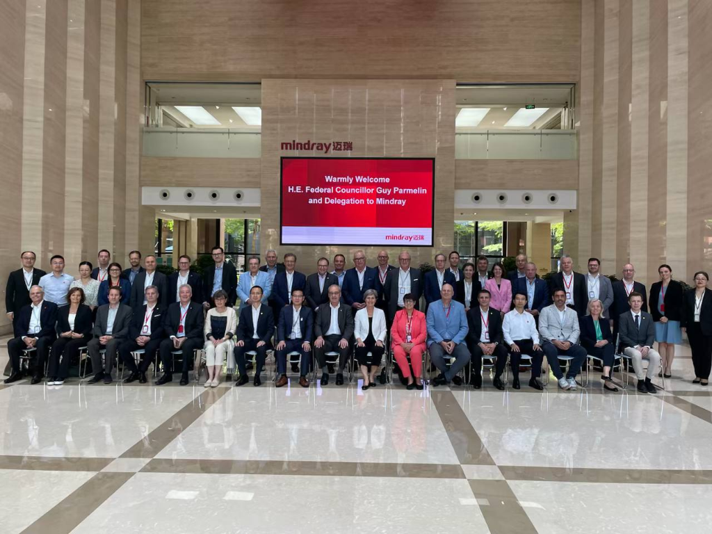 Am Nachmittag besuchte die Schweizer Delegation das Unternehmen Mindray.