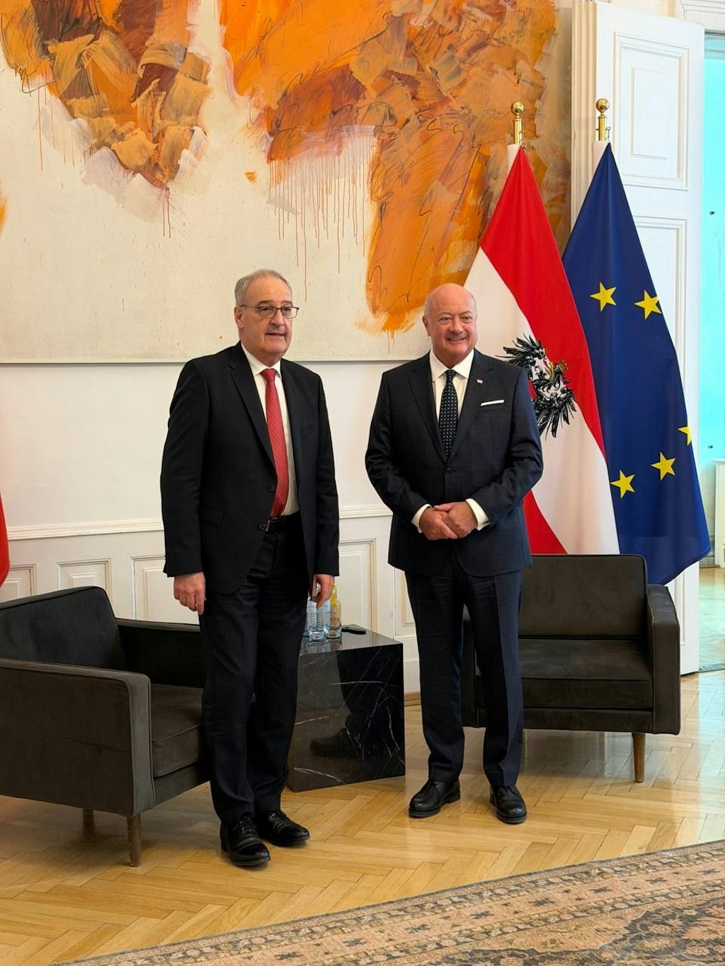 Le président de la Confédération Guy Parmelin avec le Chancelier autrichien Christian Stocker